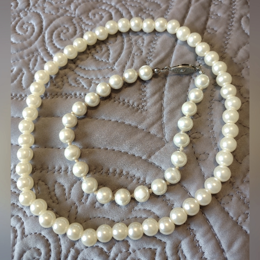 Vintage Faux Pearl Chocker and Bracelet.